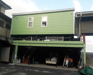 岡本シンホウ産業の会社看板製作と設置、新事務所の移設